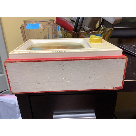 Vintage 1964 Fisher-Price Giant Screen Music Box TV Two Tunes Working - Picture 6 of 6